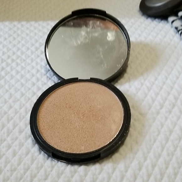 Hlghlighter # GIVE THEM LALA BEAUTY - Picture 1 of 3